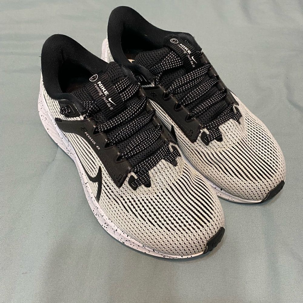 Nike Air Zoom Pegasus 40 Women Size 5 - Picture 1 of 9
